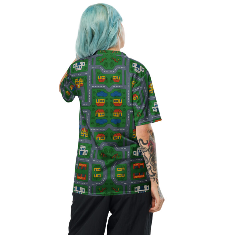 „Zurück in die Mini-Metropole“ – Recyceltes Unisex-Trikot mit Allover-Druck – Allover – HOB Products